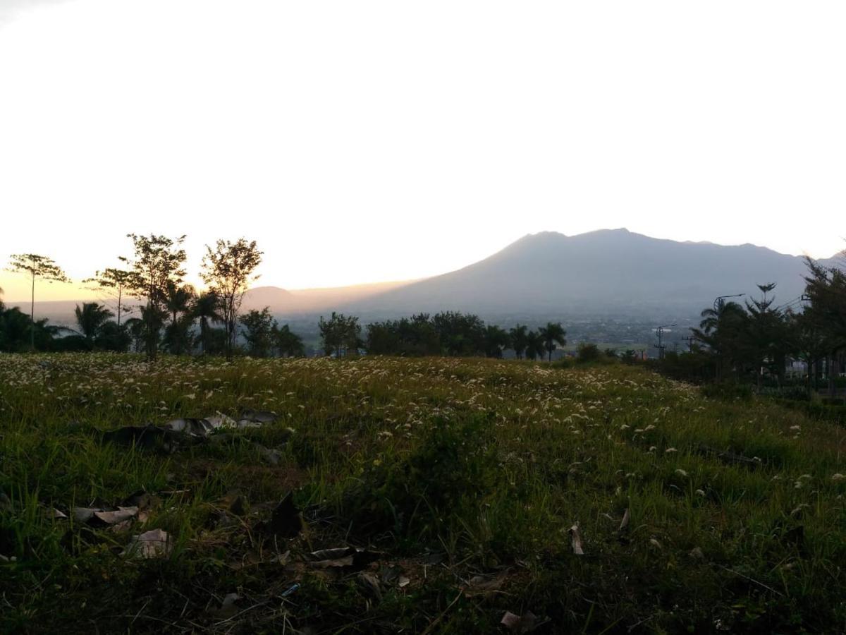 Villa Malang Puncak Buring Dış mekan fotoğraf